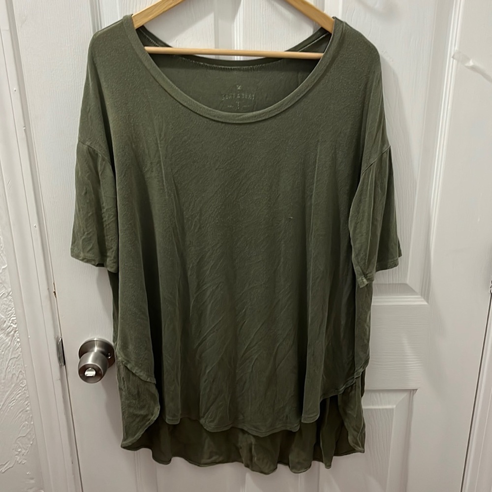 Soft and sexy American eagle T